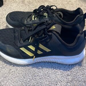 Size 7 women’s adidas